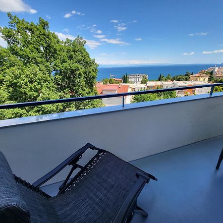 Apartment With Direct Sea View, Free Parking And Close To Beaches And Promenade Lovran Luaran gambar