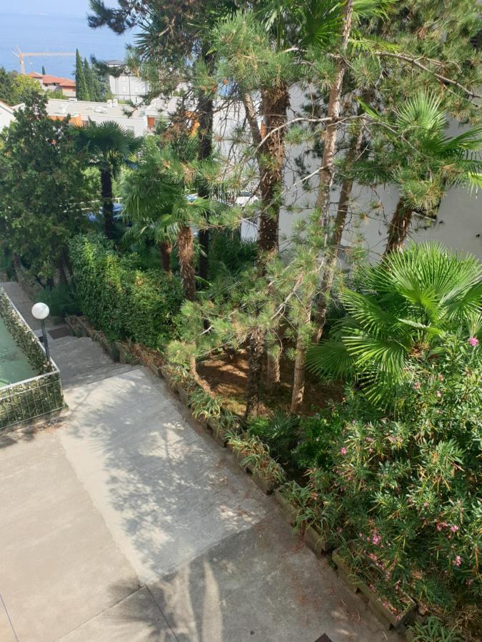 Apartment With Direct Sea View, Free Parking And Close To Beaches And Promenade Lovran Luaran gambar