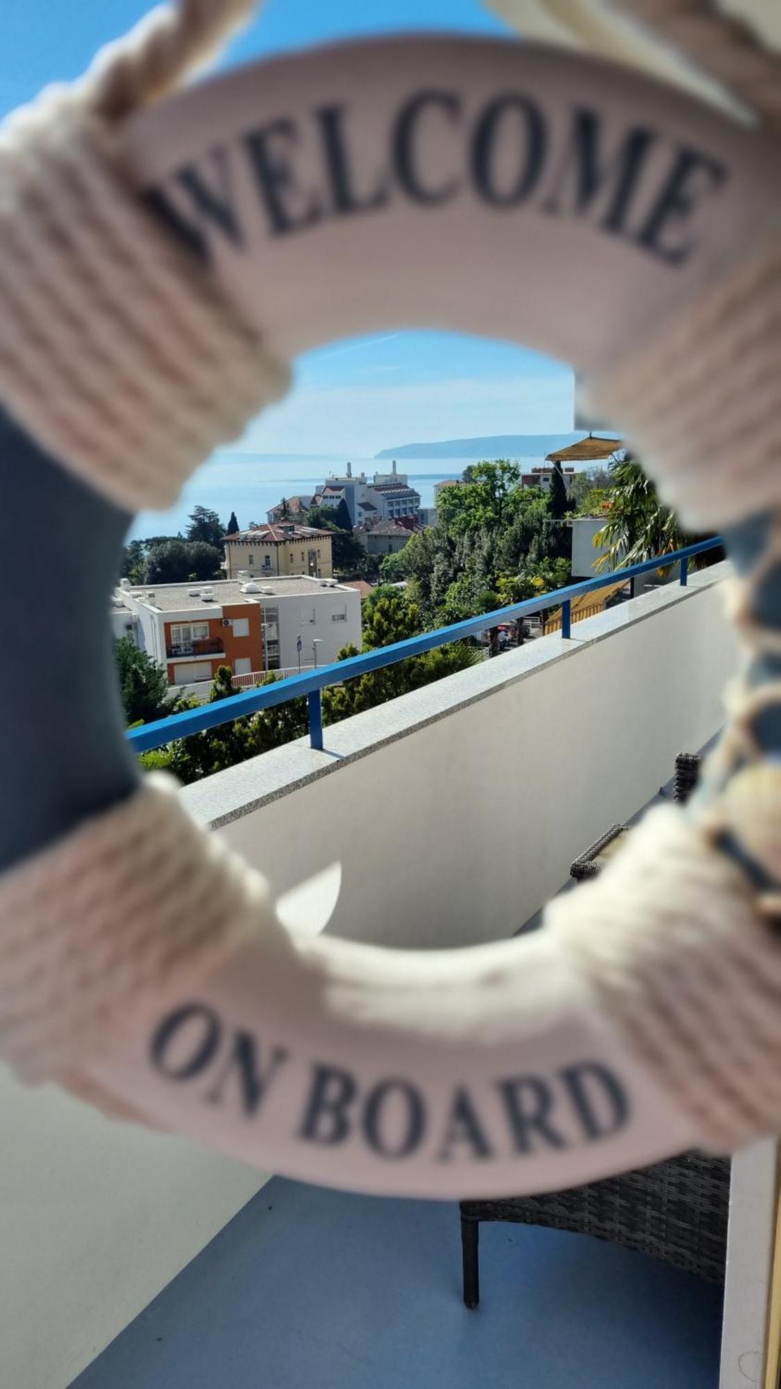 Apartment With Direct Sea View, Free Parking And Close To Beaches And Promenade Lovran Luaran gambar