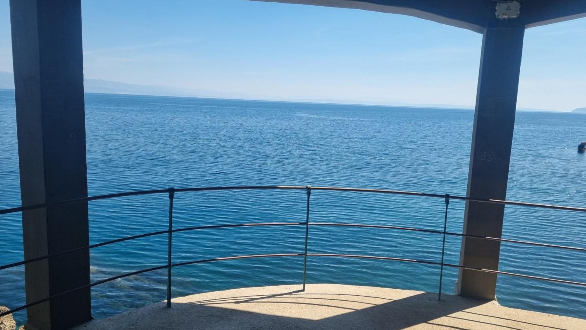 Apartment With Direct Sea View, Free Parking And Close To Beaches And Promenade Lovran Luaran gambar