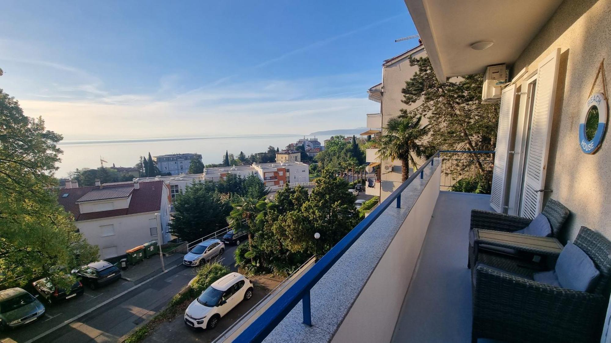 Apartment With Direct Sea View, Free Parking And Close To Beaches And Promenade Lovran Luaran gambar