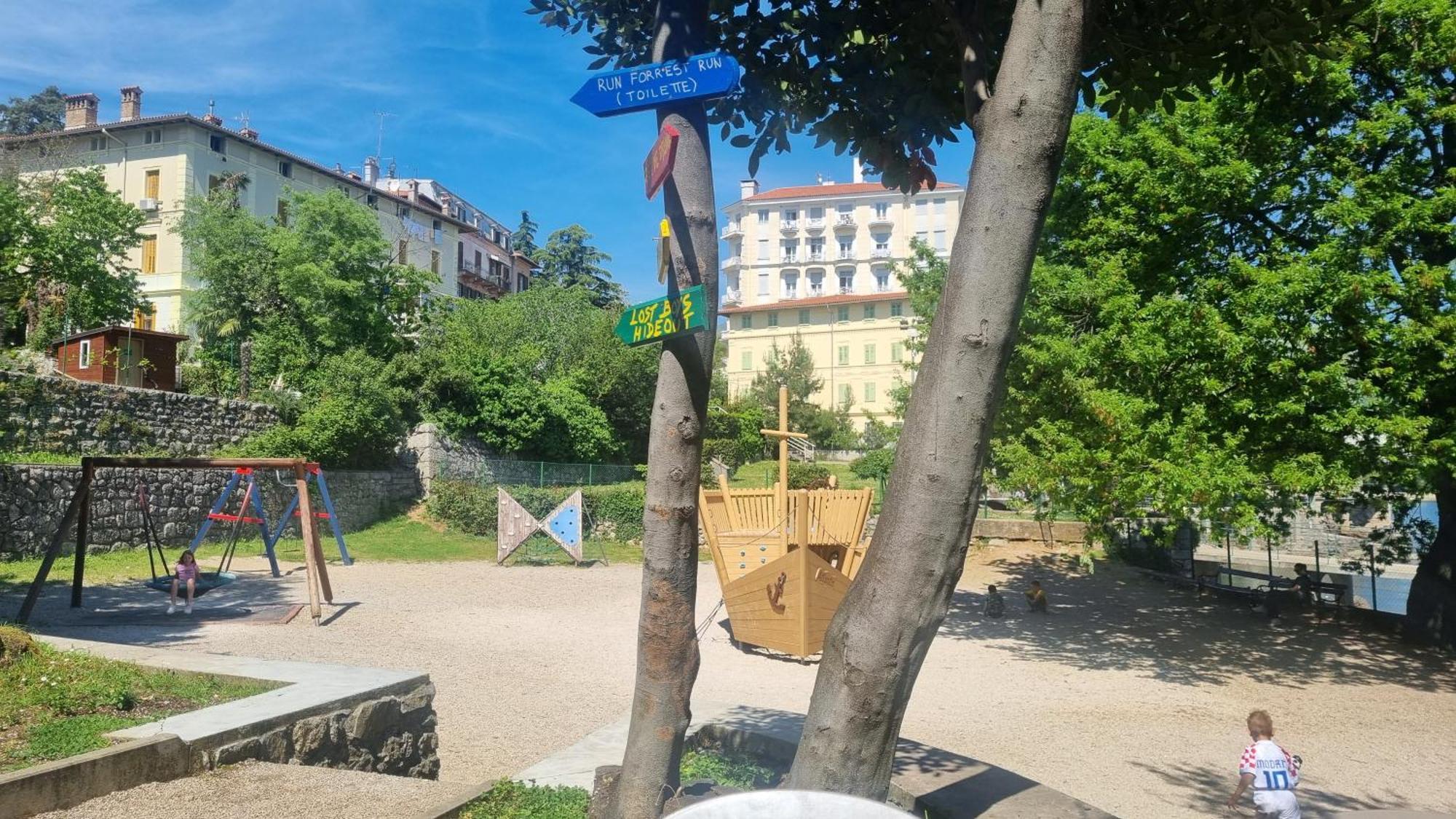 Apartment With Direct Sea View, Free Parking And Close To Beaches And Promenade Lovran Luaran gambar