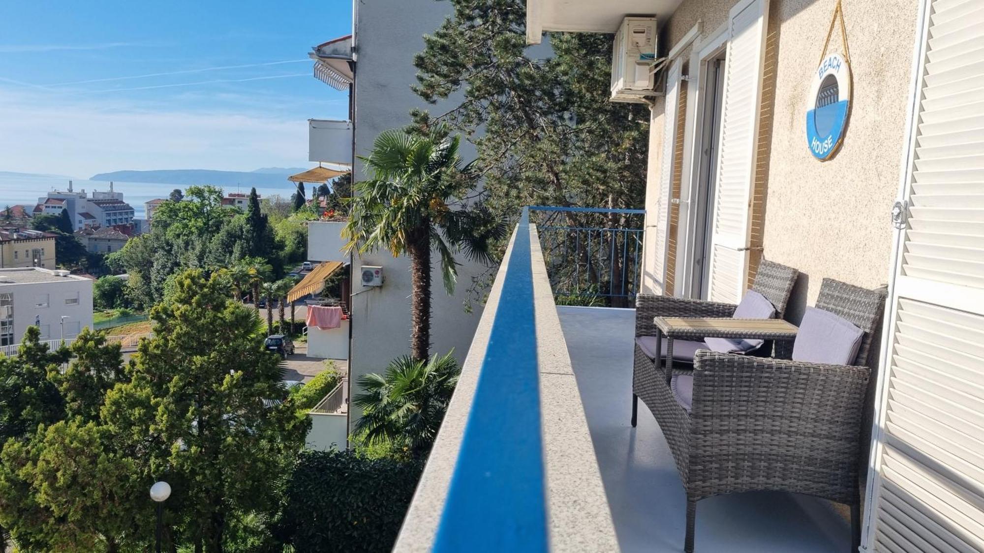 Apartment With Direct Sea View, Free Parking And Close To Beaches And Promenade Lovran Luaran gambar